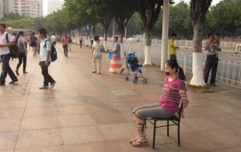 深圳<em>美女</em>重金<em>体验</em>被 绑架 钱多烧坏脑子了(图)