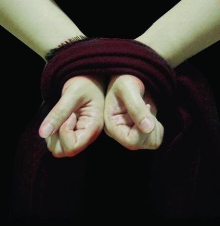 深圳<em>美女</em>重金体验被 绑架 没事找虐(图)_新浪上