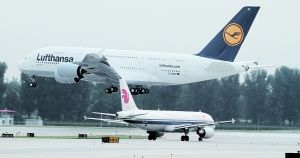 2010年9月2日8时30分,以“北京”号命名的汉莎航空A380客机顺利抵达北京首都国际机场 2010年9月2日8时30分,以“北京”号命名的汉莎航空A380客机顺利抵达北京首都国际机场