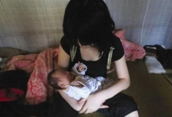 <em>12岁少女</em>遭<em>强暴</em>生子 老人教师道德沦丧皆为禽