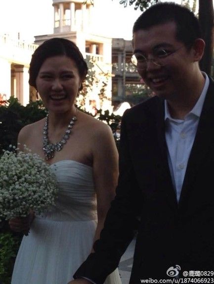 <em>王朔</em>缺席<em>女儿</em>大婚 冯导进场引发骚动追堵(图)(
