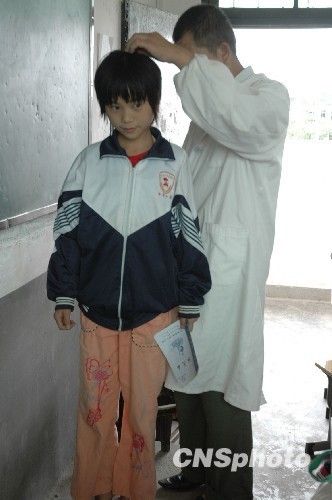 老师视频体检<em>女生</em> 不<em>裸体</em>就劝退(图)_新浪上海