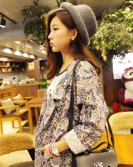 2013秋季流行<em>发型</em>:<em>三七分中长</em>卷发_美容服饰