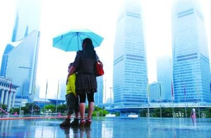近两天上海总是有突如其来的阵雨 /新华社 近两天上海总是有突如其来的阵雨 /新华社