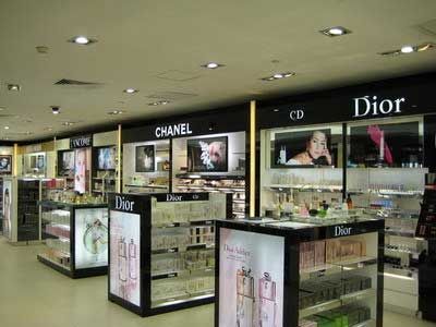 上海自贸区暂不开设免税店 全球免税店盘点_新