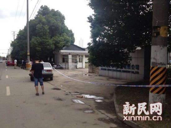 闵行景联路725号门口,一位海博出租车司机被杀害在车内。新民网资料图 萧君玮 摄 闵行景联路725号门口,一位海博出租车司机被杀害在车内。新民网资料图 萧君玮 摄