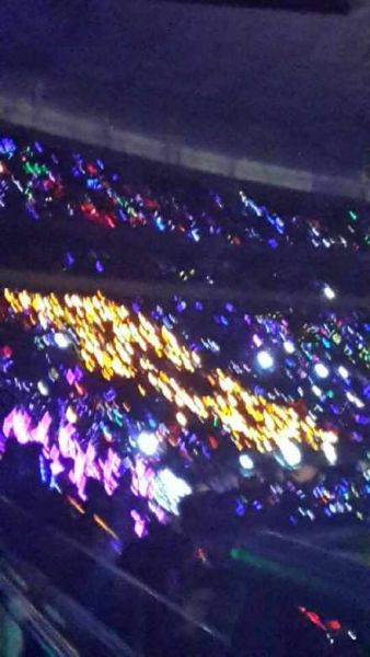 2013smtown鸟巢演唱会 EXO鹿晗土豪金回家(