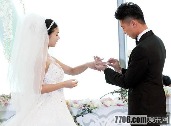 王雷李小萌大婚 <em>郎才女貌天造地设</em>的绝配(图)_