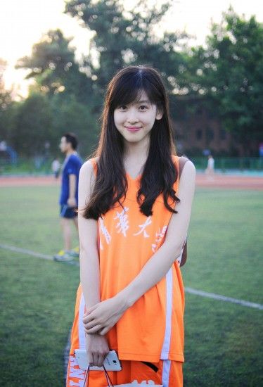 <em>奶茶妹妹</em>秀美腿 <em>性感</em>不失清纯(图)_新浪上海_新