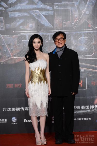 成龙首承认忽略女儿揭明星前任现任子女待遇_情