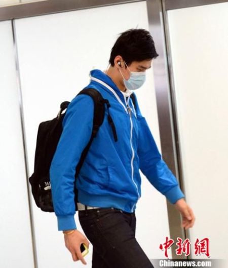 孙杨无证驾驶被拘留7天 穿囚服不剃光头(图)