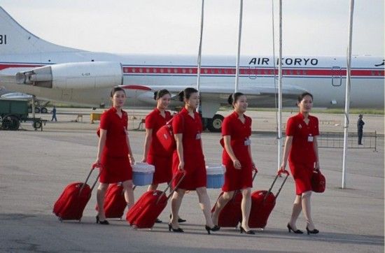 朝鲜空姐裙子变短 短裙体现朝鲜空姐美(图)(2)