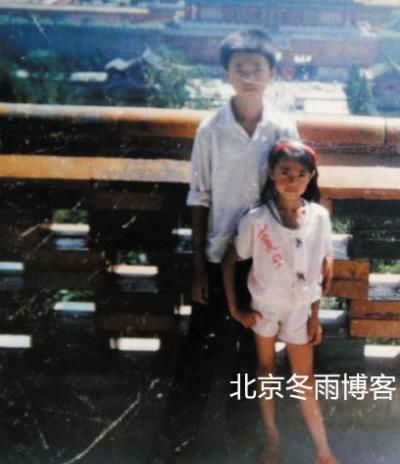 高圆圆童年照 大眼<em>萌妹</em>(<em>图</em>)_新浪上海_新浪网