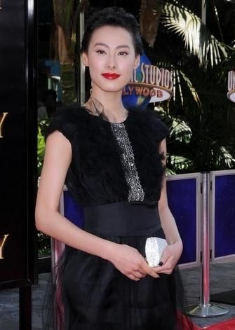 孩子都打酱油了却还不结婚的明星:梁洛施、吴