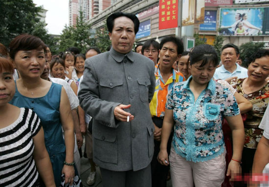 <em>毛泽东女特型演员</em>走红(图)(12)_新浪上海_新浪