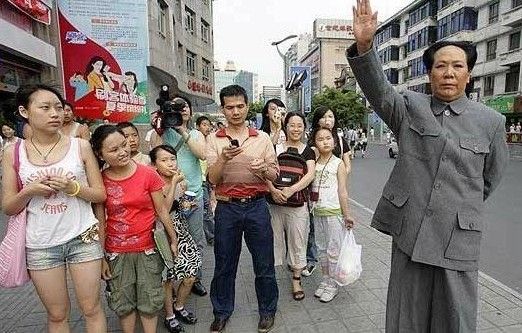 毛泽东女特型演员 <em>女性</em>身份成为吸晴利器(<em>图</em>)(