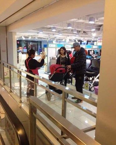  乔振宇女友 私照曝光 乔振宇荣升超级奶爸(图)(