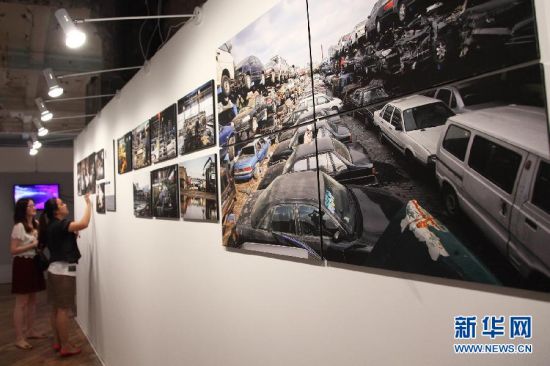 第二届上海青年摄影艺术大展在沪举行