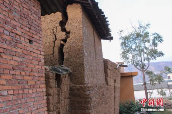  大理地震 :房屋损坏严重_新浪上海_新浪网