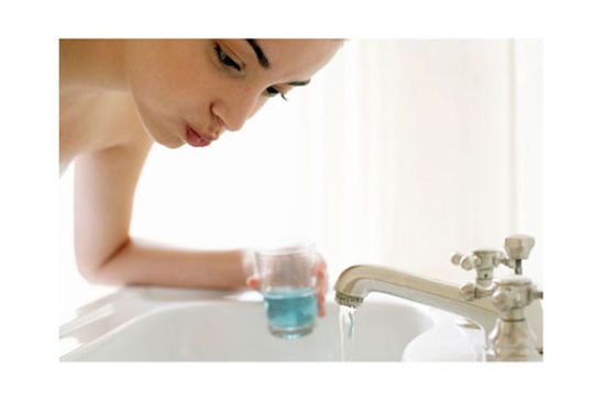 用香小窍门让你时时刻刻都香香的 使用美发喷