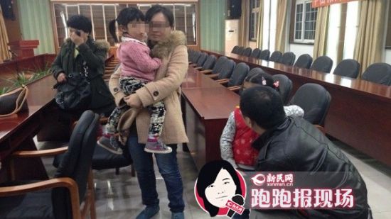 2个走失女童经过2个小时寻找,已经被安全找到。新民网 胡彦珣 摄 2个走失女童经过2个小时寻找,已经被安全找到。新民网 胡彦珣 摄