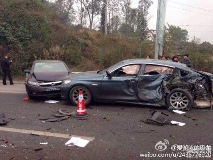 成自泸<em>高速车祸</em>(图)_新浪上海_新浪网