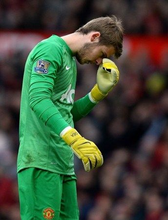 曼联球迷不堪红魔2连败 跳楼自杀当场身亡(8)_