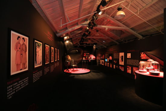 中国男模程东全身照