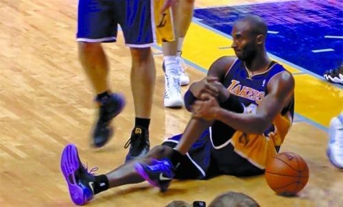 科比受伤谁的错(图)