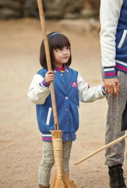 小沈阳女儿像极爸爸 钟丽缇混血女儿太可爱