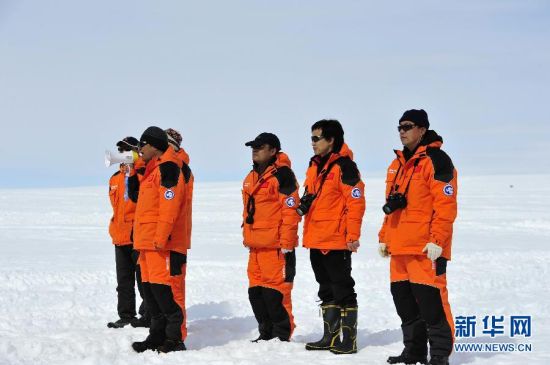 中国南极科考队内陆考察队出征建设泰山站