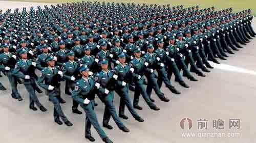驻港部队绰号隐形部队 香港女孩钟意解放军