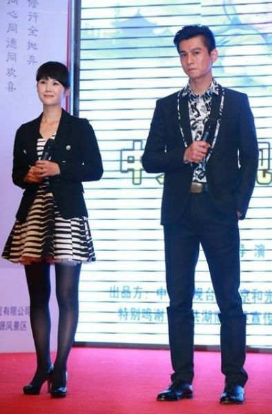 <em>宋祖英妹妹</em>现身发布会 宋佳玲为人慎重低调(图