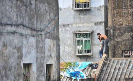 男子劫持<em>女友</em>裸体<em>逼婚</em>(3)_新浪上海_新浪网