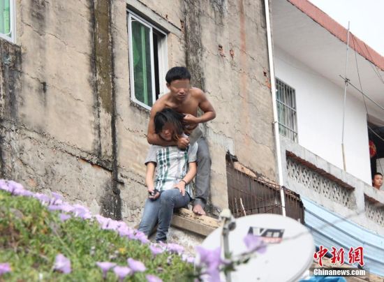 男子劫持<em>女友逼婚</em> 强扭的瓜不甜(图)_新浪上海