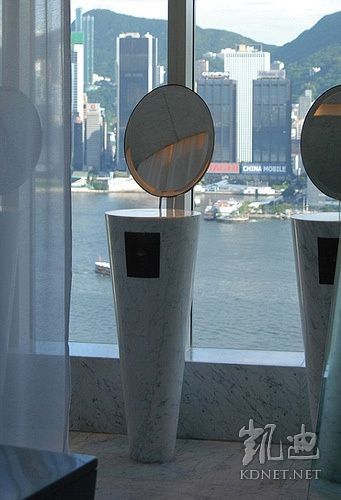 冬奥会现双厕桶 盘点全球各地奇葩厕所(6)