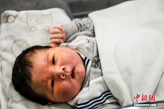 广东14斤巨婴 <em>大块头</em>小胖_新浪上海_新浪网