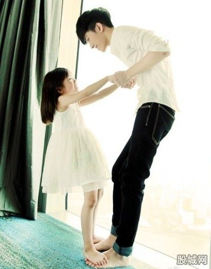 <em>萌兄妹</em> <em>最萌身高</em>年龄<em>差</em>(图)_新浪上海_新浪网