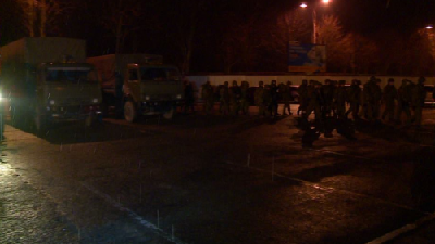 乌克兰被占领升起俄国旗(图)(2)