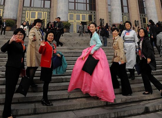 2013年10月28日,妇女代表在北京参加中国妇女第十一次全国代表大会。 2013年10月28日,妇女代表在北京参加中国妇女第十一次全国代表大会。