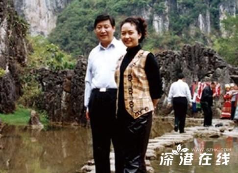 彭丽媛简历<em>照片</em> 爱情及<em>婚姻生活</em>大揭秘(5)_新浪