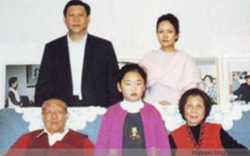 彭丽媛<em>女儿</em>照片曝光(图)(2)_新浪上海_新浪网