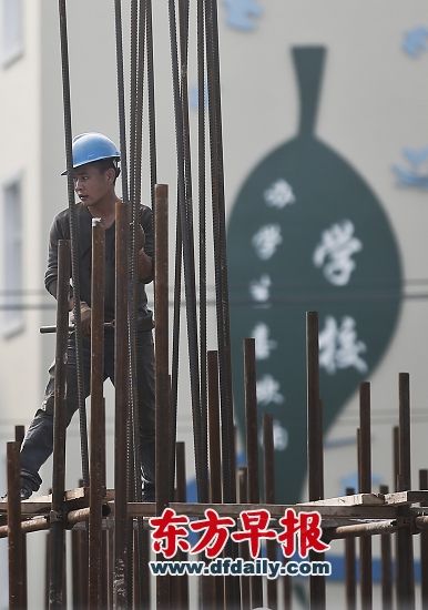据统计,上海学区房过去一年挂牌价涨幅约20%,高于上海全市16%的平均房价涨幅。 早报记者 杨一 图 据统计,上海学区房过去一年挂牌价涨幅约20%,高于上海全市16%的平均房价涨幅。 早报记者 杨一 图