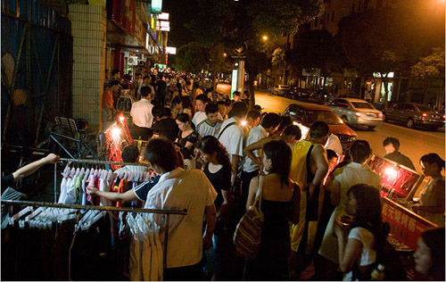 暴走上海最好玩的夜市:百货超市型夜市_热门旅游景点_新浪上海