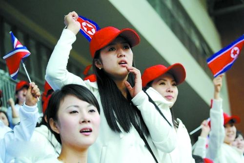 <em>朝鲜</em>拉拉队赴韩 个个<em>天然美女</em>(图)_新浪上海_新