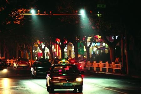 频闪电子眼将调整补光灯位置 尽量减少视觉刺激_新浪上海