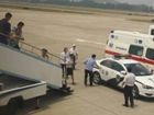 网友爆料：上航FM9522航班一男子被带走
