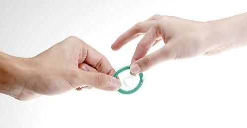 大一新生避孕五件套时尚开学礼 创意性教育合