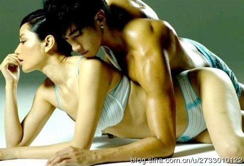 女星与<em>肌肉</em>男亲密接触激情瞬间 瞿颖_情感花边