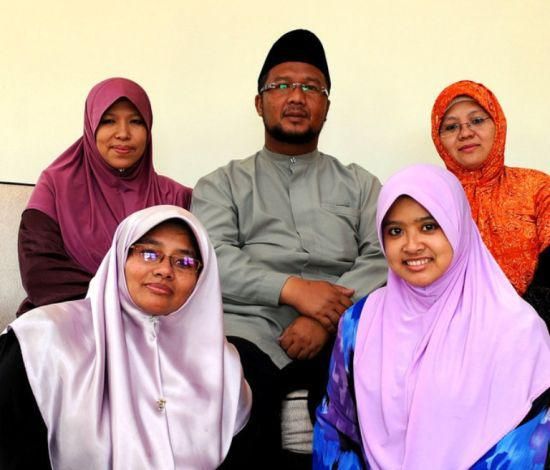 50岁娶了6个老婆 揭秘让男人向往的一夫多妻制_热门旅游景点_新浪上海